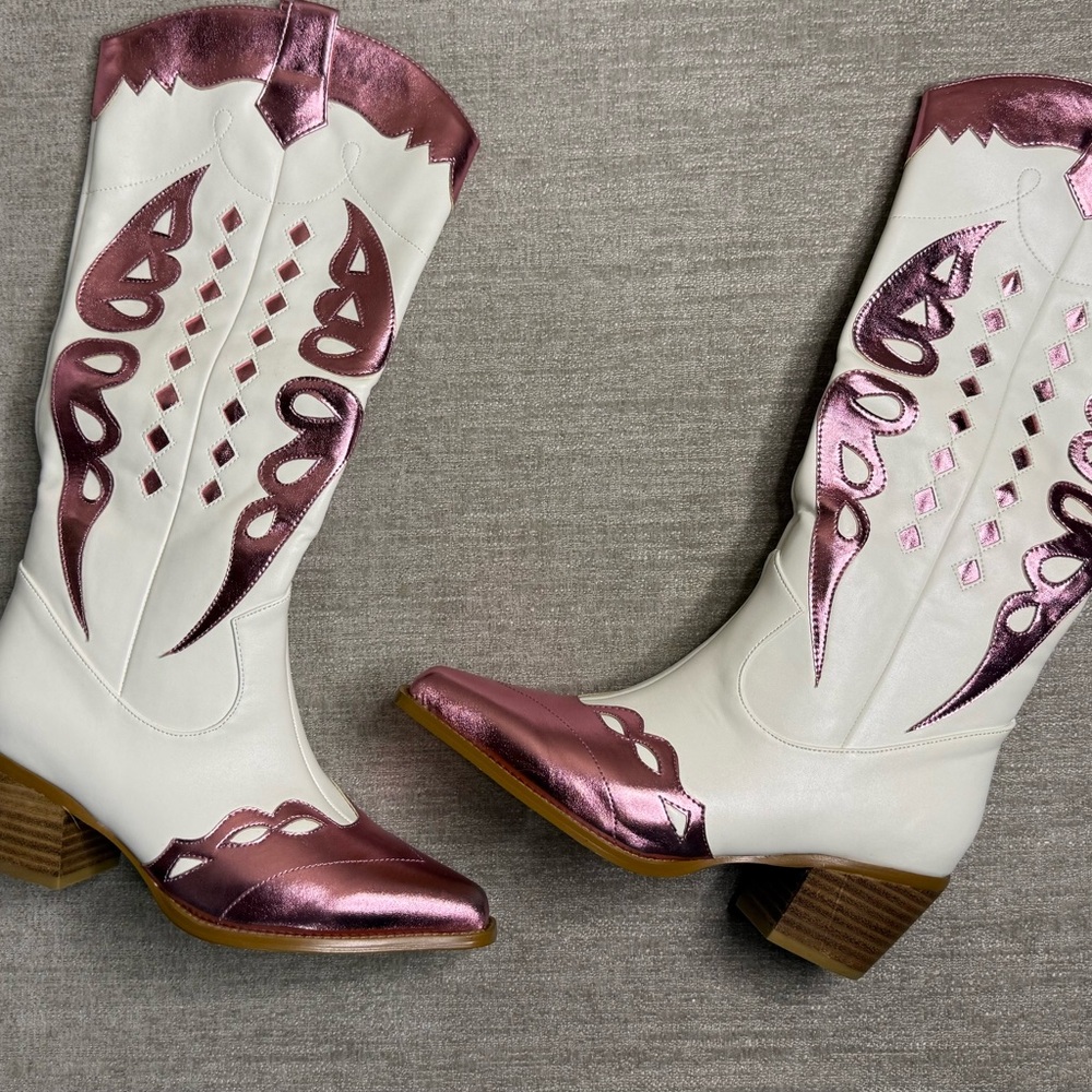 Women’s Pink & White Western Cowboy Boots – Metallic Detail – Size 6 NWOB - Picture 1 of 4